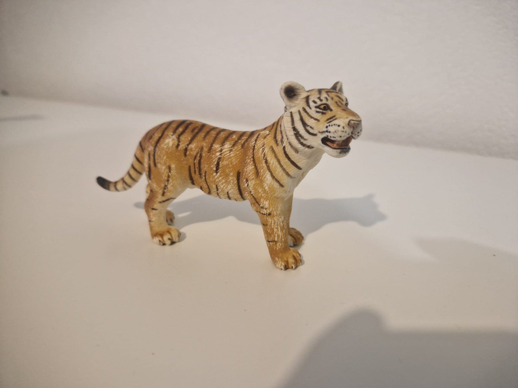 Schleich Jouets: Schleich Tiger 2003 – Neuf (Voir description) à Romont FR par Joe_xkh9