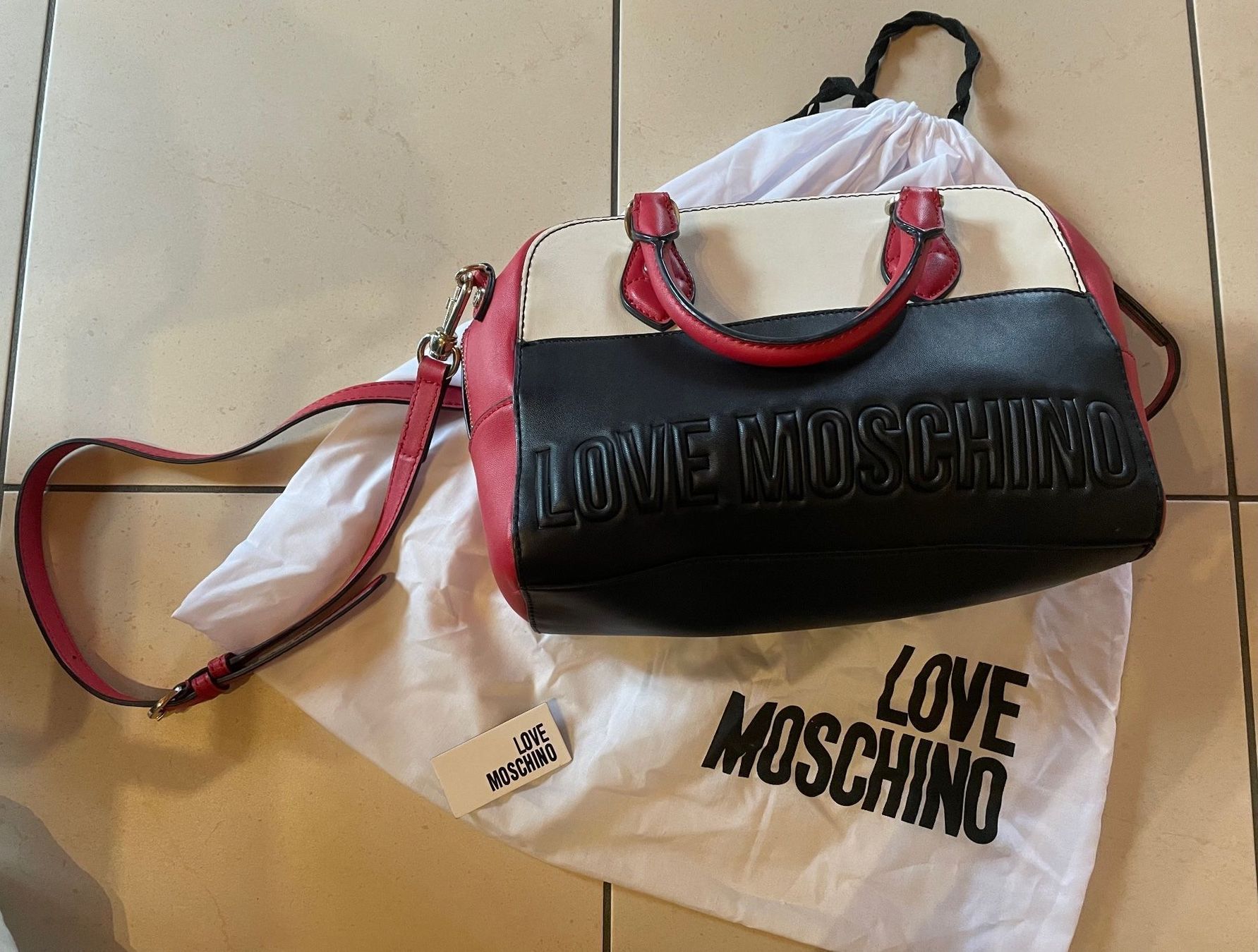 Moschino Borse da donna: Sac à main Moschino – Usato da Saxon venduto da Mel_b224 1