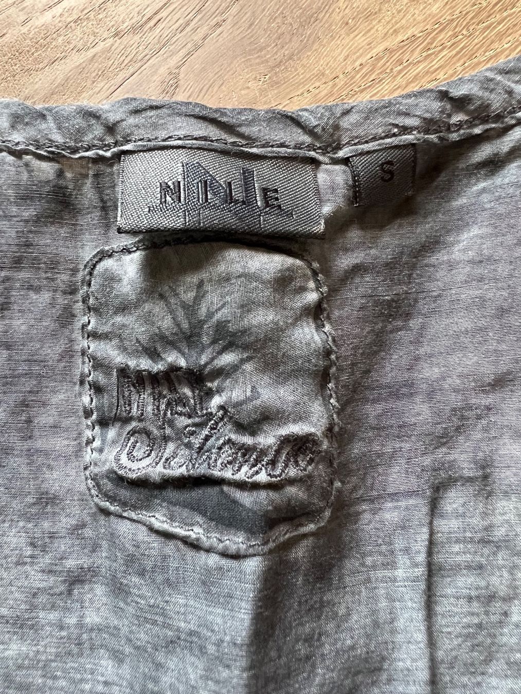 Nile Gonne: Romantischer 2-Tteiler Nile Silence grau Gr S – Usato da Hinwil venduto da Szaeni 8