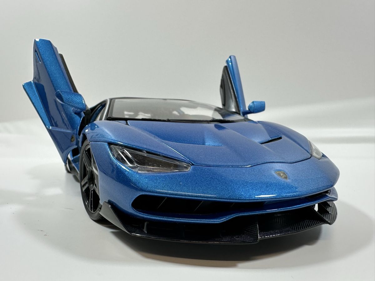 Maisto Modellautos: Lamborghini Centenario 1:18, blau-schwarz, MAISTO – Gebraucht aus Zofingen von rf9_x2xt 9