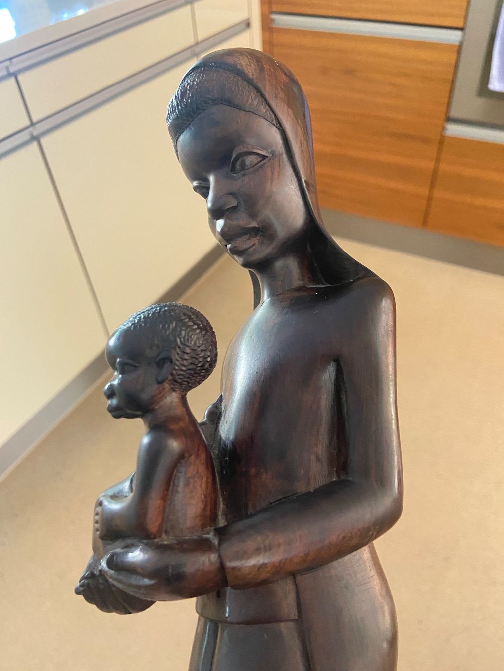 Skulpturen & Statuen: holz figur afrikanisch wunderschön verarbeitet mutter & kind – Gebraucht aus Gipf-Oberfrick von Iberico 7