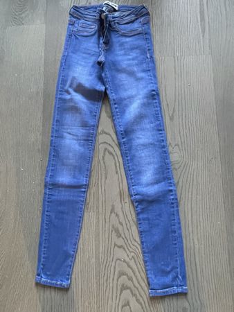 Jeans blau Gr.34