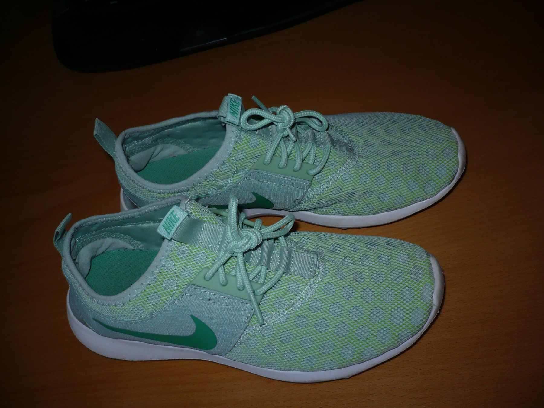 Nike Scarpe da donna: NIKE ROSHE ONE Grösse 38,5 – Usato da Merzligen venduto da Marthe22 4