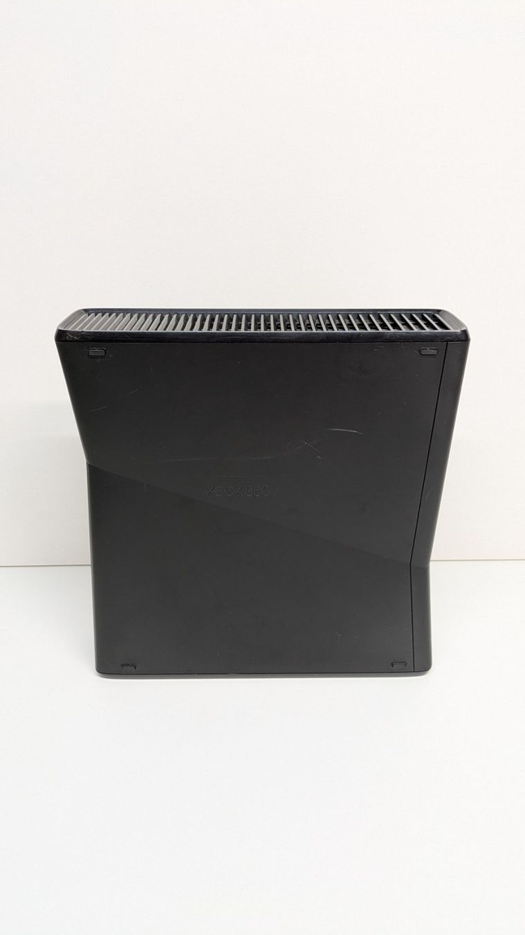 Microsoft Console: Microsoft Xbox 360 S, 2 Controller, 10 Spiele – Usato da Menziken venduto da mame18 8