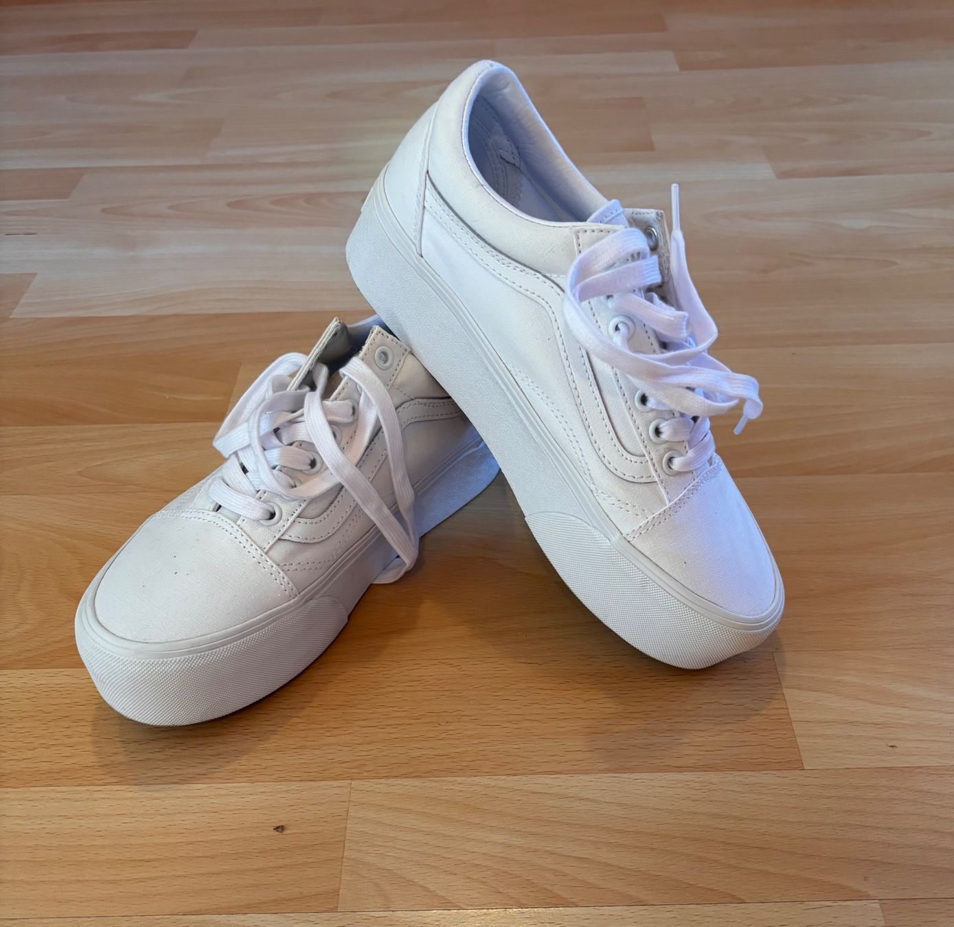 Vans Damenschuhe: Vans Sneaker Old Skool Platform – Gebraucht aus Ettiswil von suesueheck 1