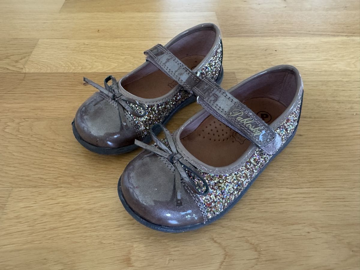 Schuhe für Mädchen: Pablosky Ballerinas glitzer braun Grösse 24 – Gebraucht aus Zürich von wtpooh