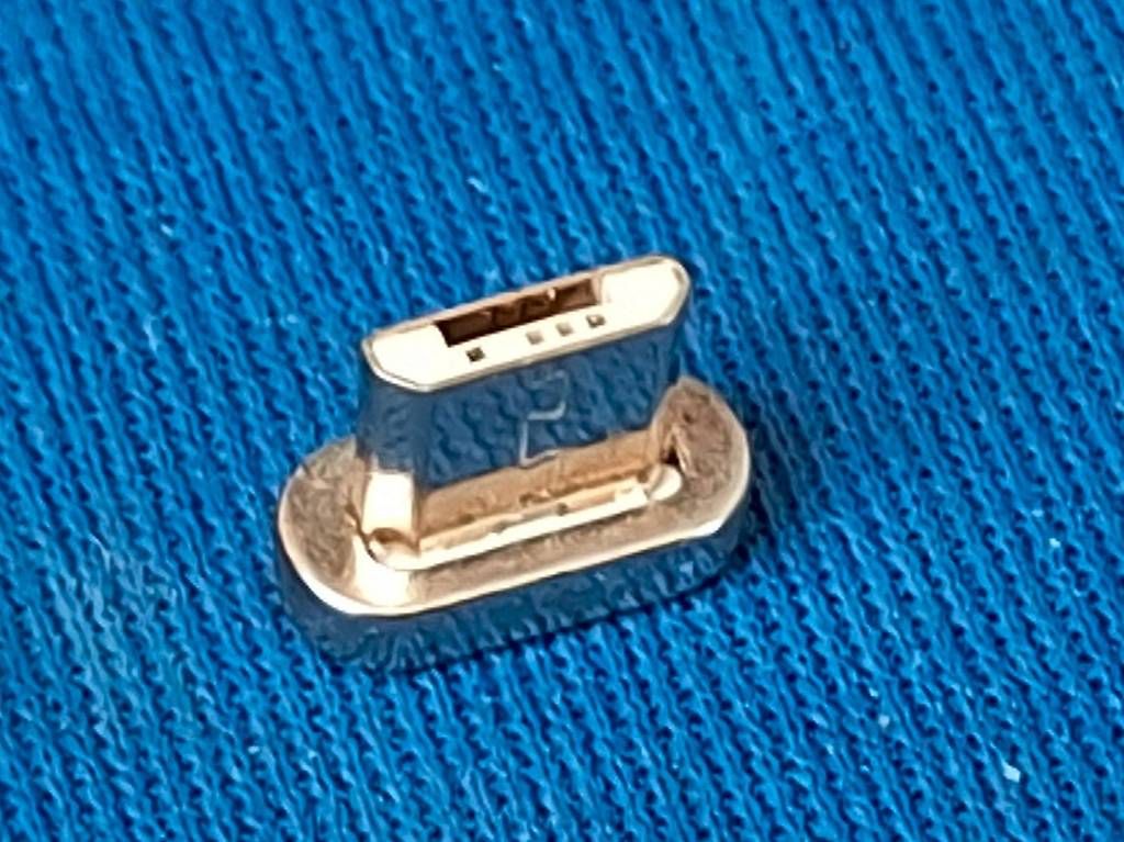 Cavi: USB micro Ladekabel Datenkabel mit Magnetkupplung Neu – Usato da Schafisheim venduto da Kef1 2