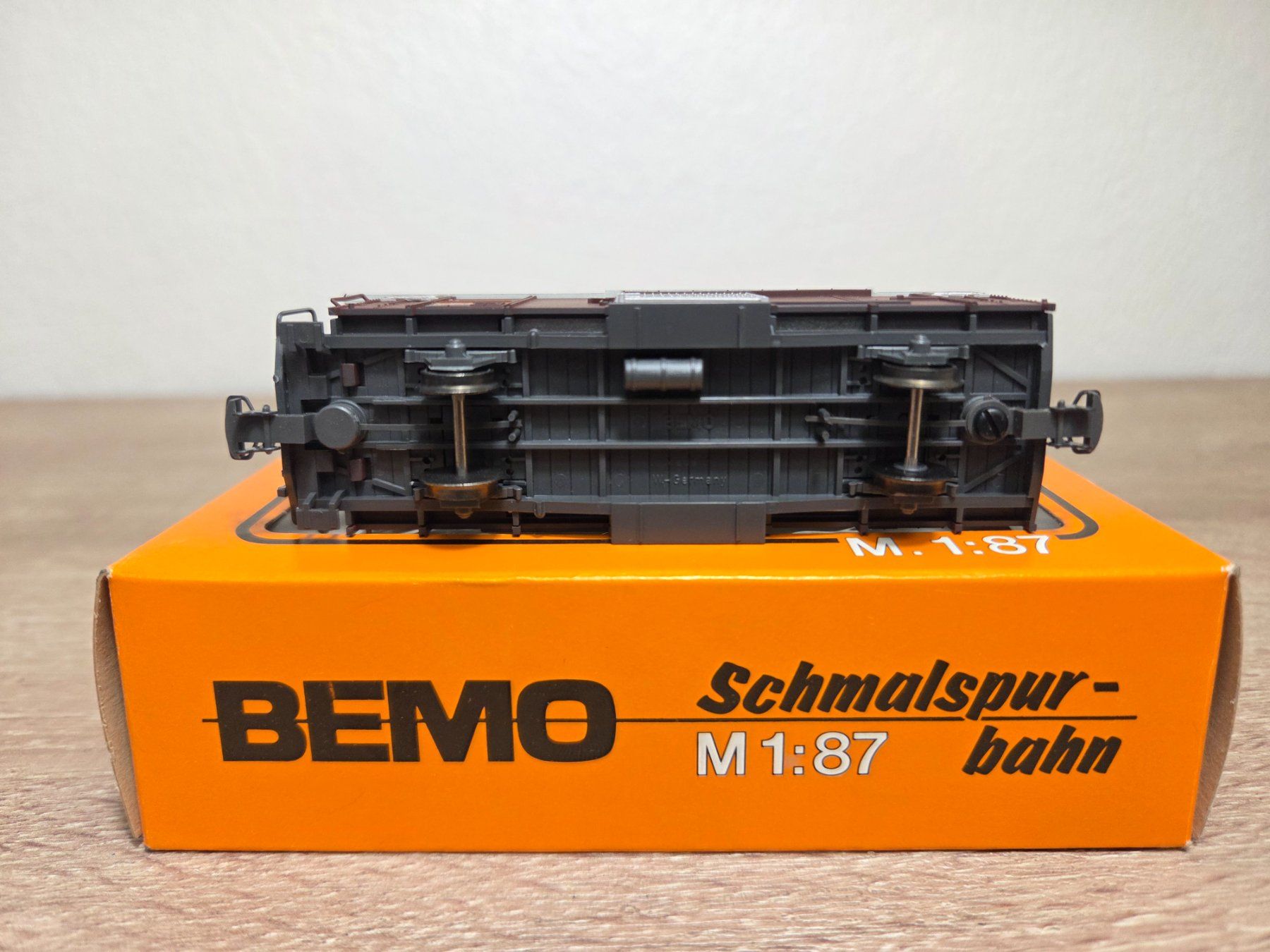 Bemo Modellini di ferrovie: Bemo 2250 Güterwagen RhB H0m – Usato da St-Aubin-Sauges venduto da Lo_Go 4