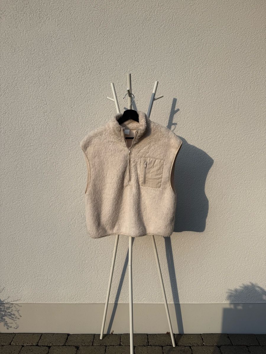 H&M Gilet & Giacche senza maniche: Fleece Weste H&M beige Grösse S – Usato da Niederbipp venduto da lea_l6vg