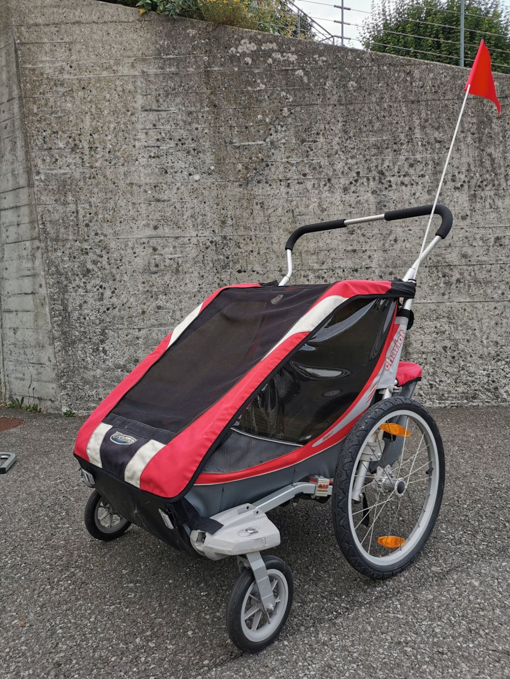 Rimorchi: Thule Chariot Fahrradanhänger – Usato da Einsiedeln venduto da Fspeed25 1