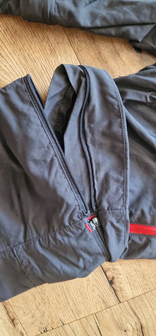 Decathlon Pantaloni: Dechatlon Wanderhose 134 – Usato da Emmenbrücke venduto da Nadmorebiti 2