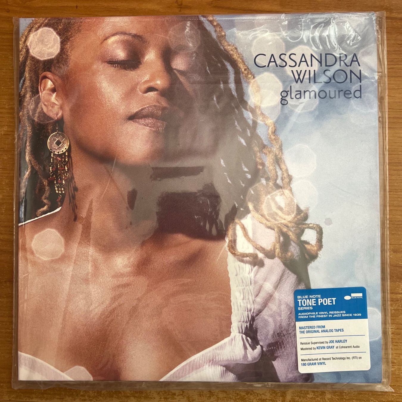 Dischi in vinile: Cassandra Wilson - Glamoured / 2 LP - Audioph. Press. 2019 – Nuovo e nell'imballaggio originale da Gais venduto da soundcave57