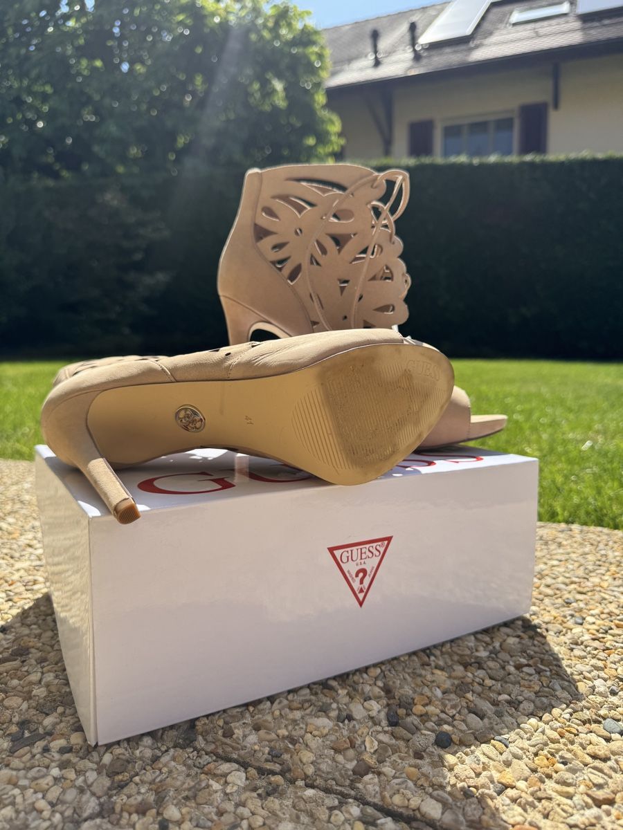 Guess Scarpe da donna: Guess Schuhe Leder – Usato da Murten venduto da lukasas007 1