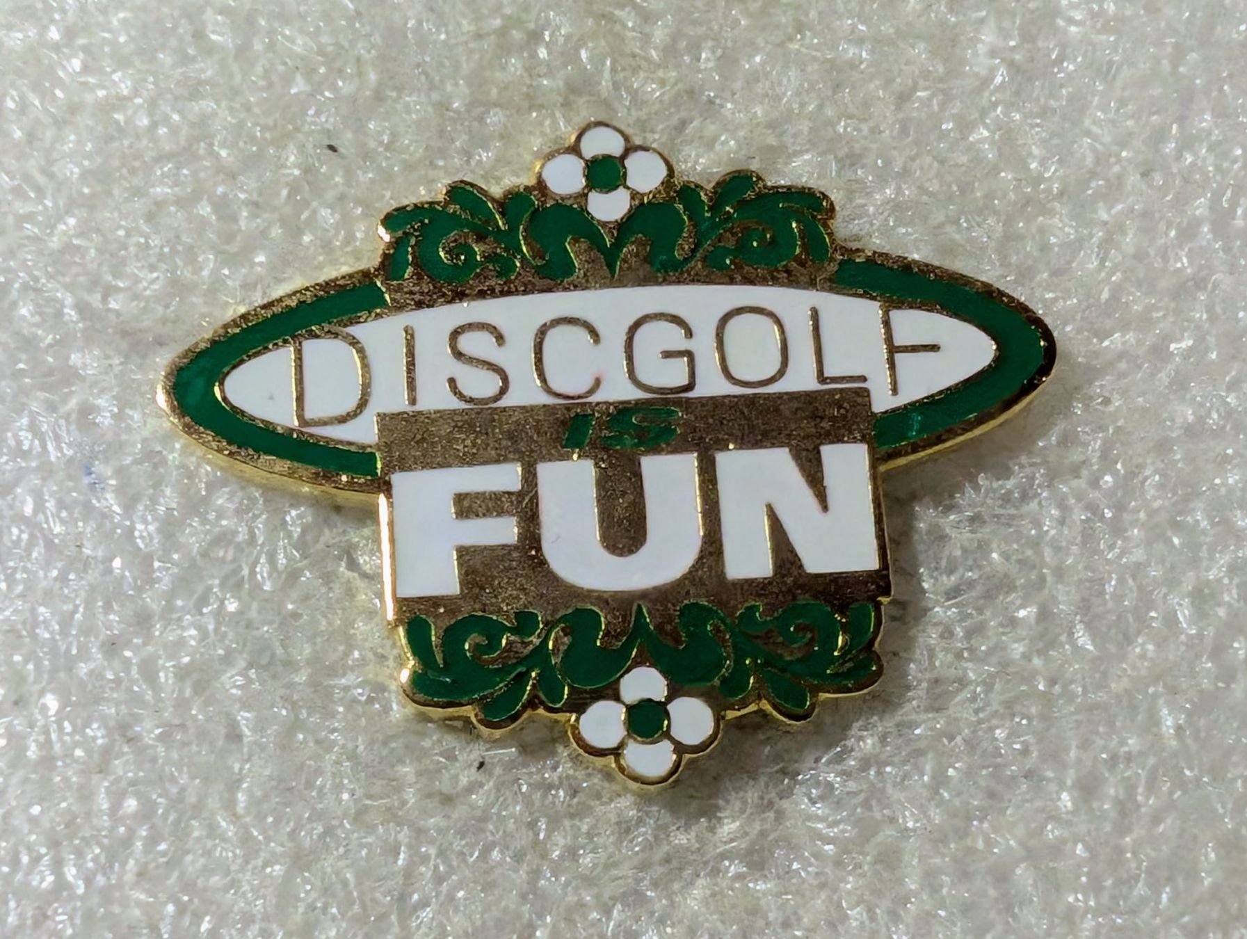 Placchette & Badge: Ansteckpin 114: Discgold is Fun – Usato da Oppligen venduto da Pin-Fall-Shop