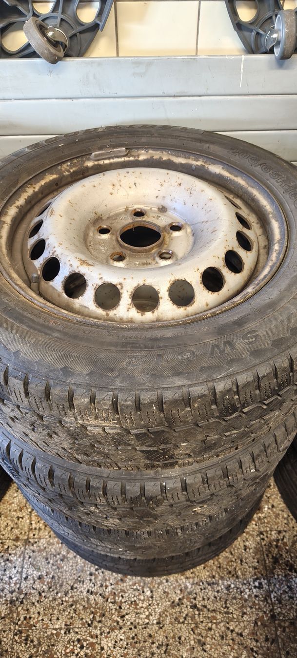 Pneumatici & Ruote complete: Jantes VW T5 5x120 – Usato da Tramelan venduto da fuego1016