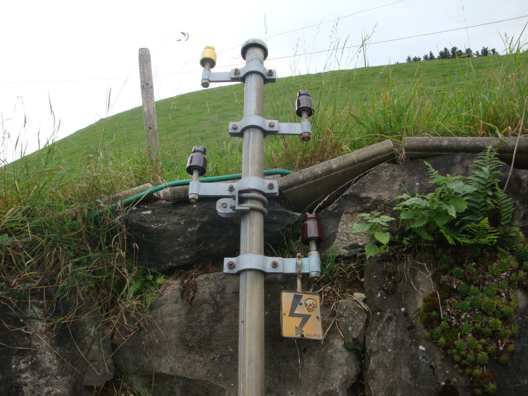 Altro in Decorazioni & Accessori: Antiker Strommast/Telefonmast, ca. 1950, Deko! – Usato da Enggistein venduto da mach1 6