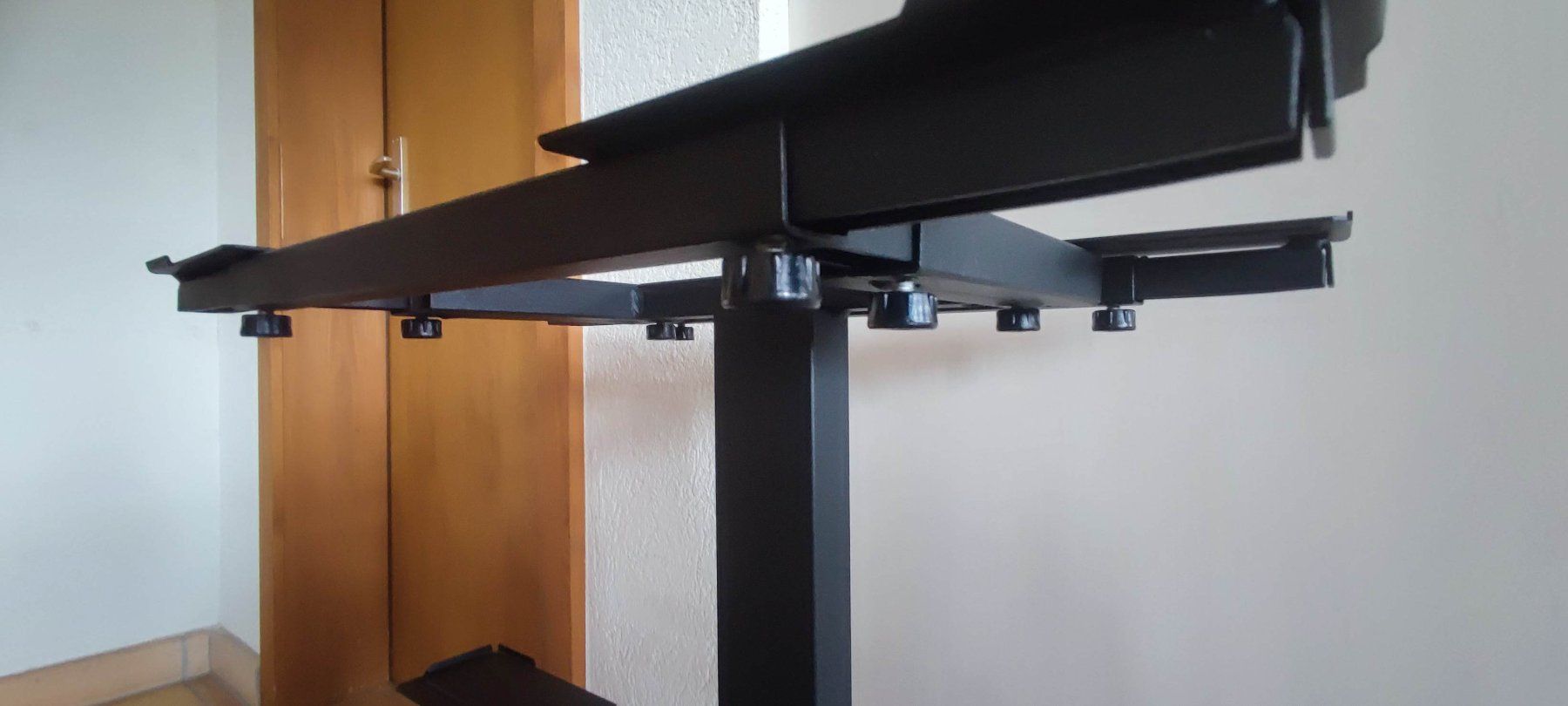 Mobili TV: Meuble Tv / HIFI réglable – Usato da Le Mouret venduto da Serarien 3