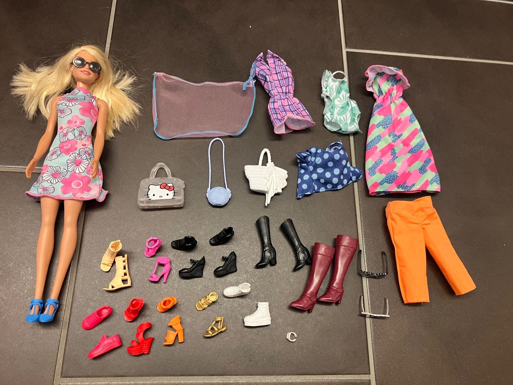 Bambole: Barbie Spielzeug mit Cabriolet und Pferd – Usato da Benken SG venduto da Nicae19 1