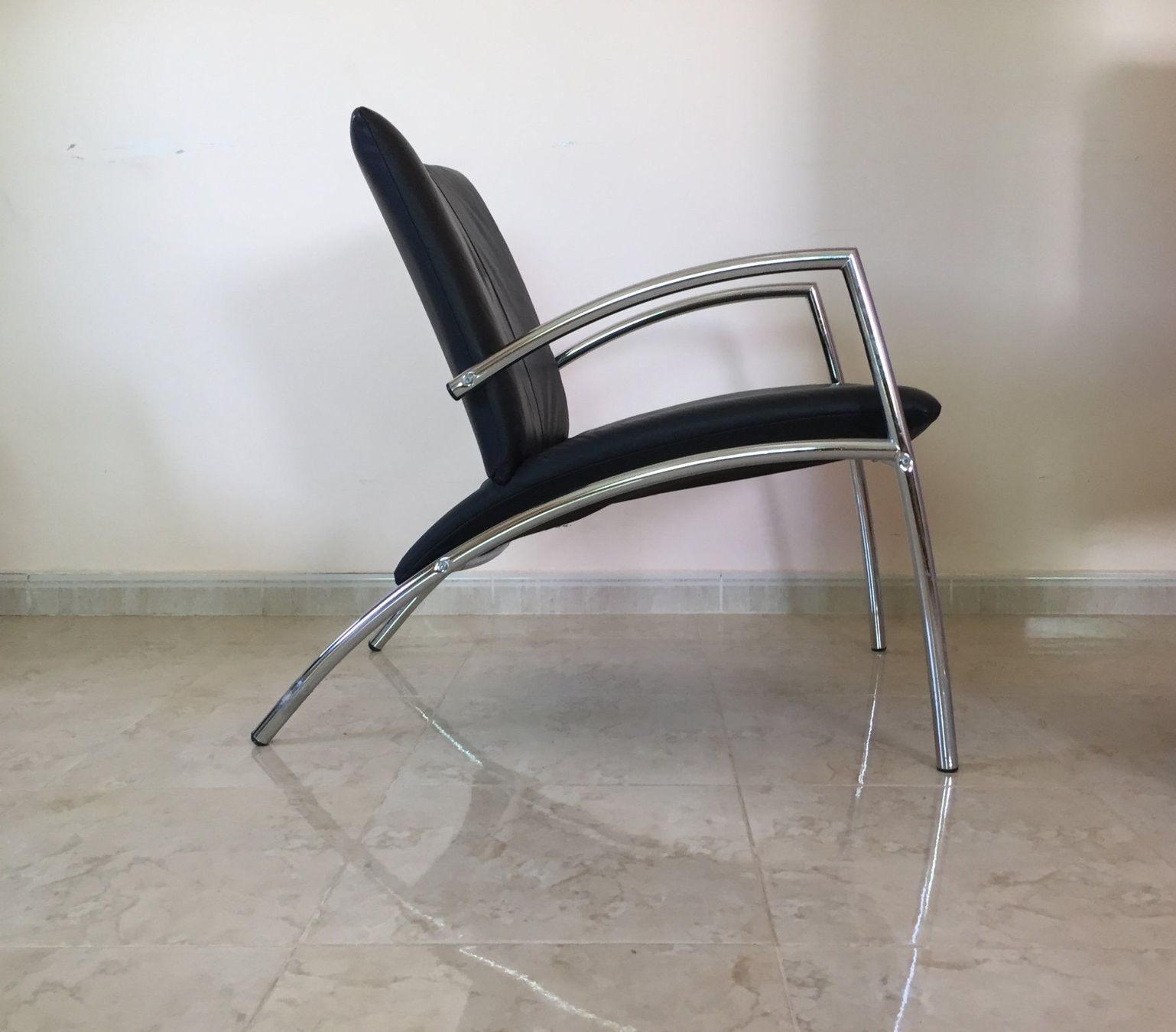 Poltrone: Fauteuils en Cuir noir et Chrome – Usato da Villars-sur-Glâne venduto da rifzari 1