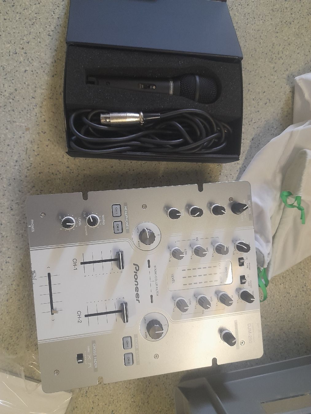 Pioneer Console di mixaggio: DJ Pult – Usato da Glattbrugg venduto da B_B 3