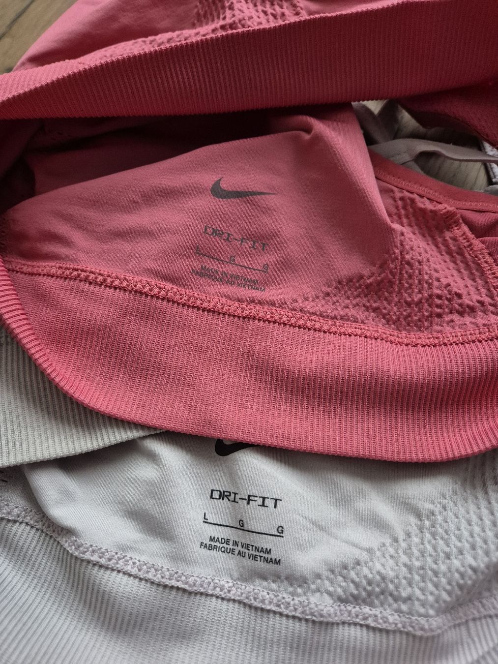 Nike Kleiderpakete: 2 Nike Sport BH Gr. L – Gebraucht aus Wil SG von FionaSmile 2