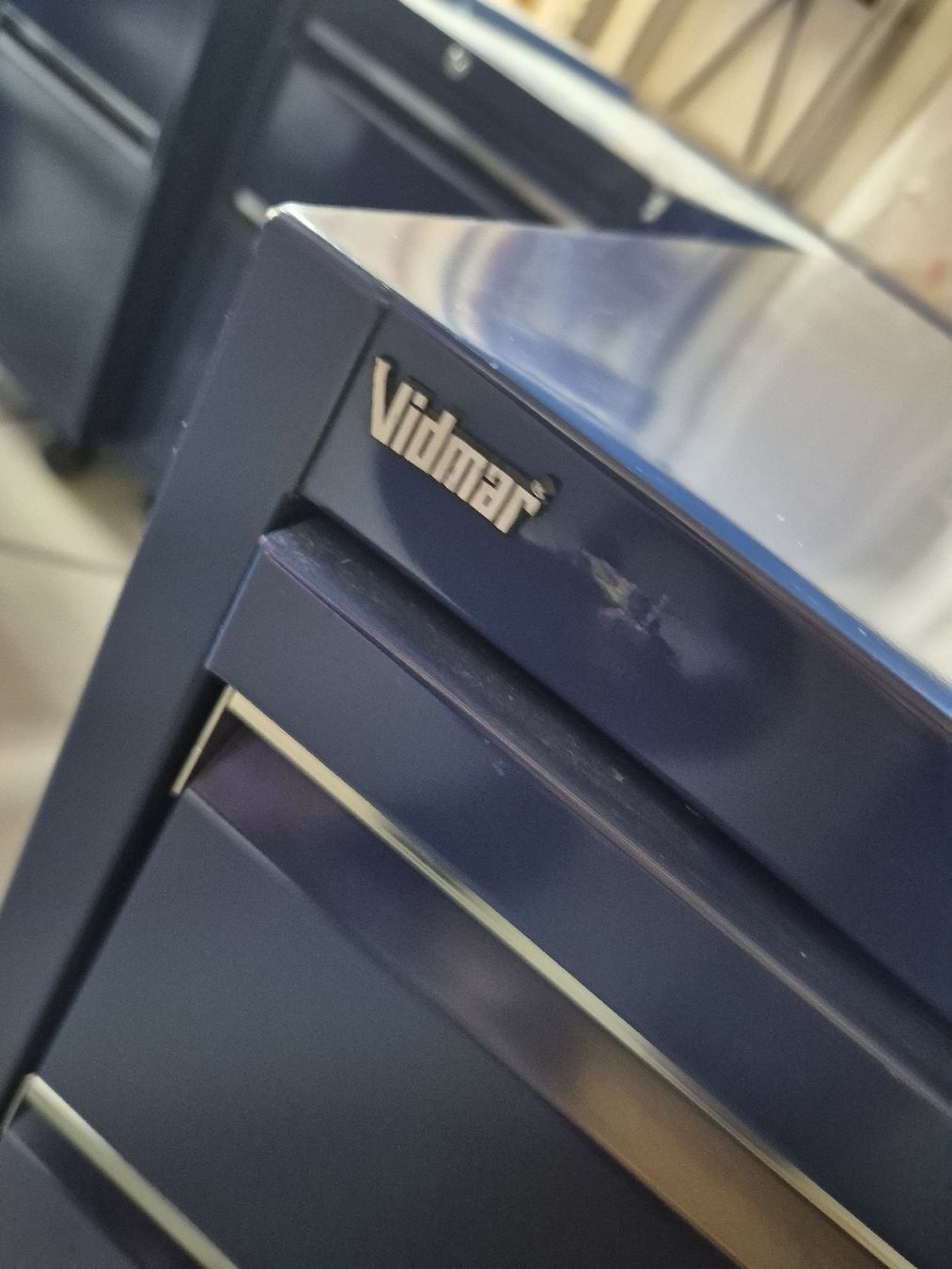 Vidmar Banconi: Rollcontainer Vidmar blau mit zwei Schubladen gebraucht – Usato da Hindelbank venduto da MRoeth1 2