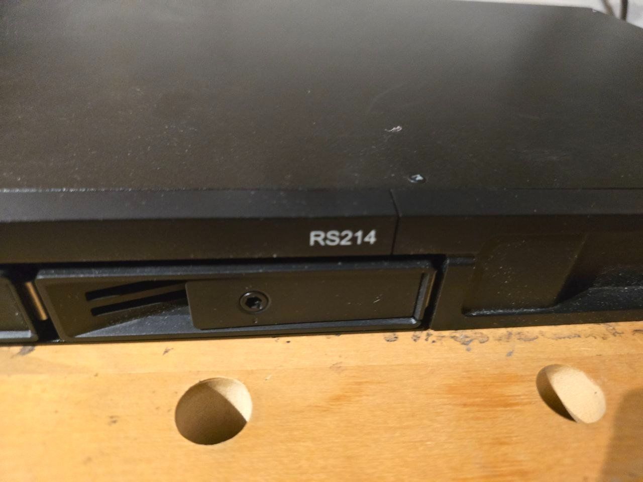 Synology Server: Synology NAS RS214 ohne DISK – Usato da Neuenegg venduto da DerParanoideAndroide 2