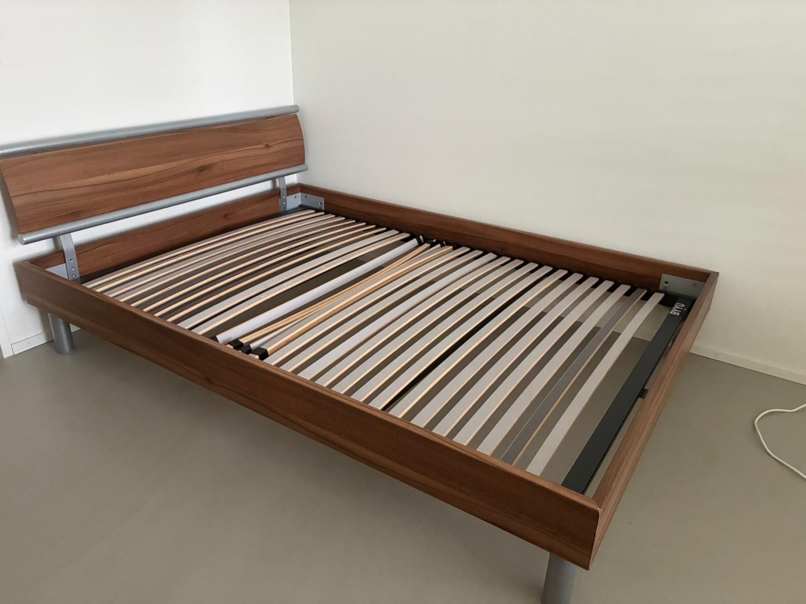 Letti: Bett 1.40m x 2.00m mit Lattenrost – Usato da Liestal venduto da tim_2pll 1