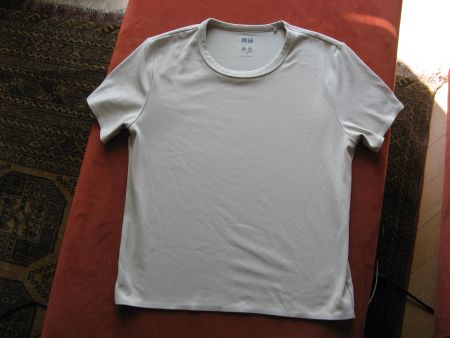 T-Shirt Uniqlo AIRism Gr. M beige