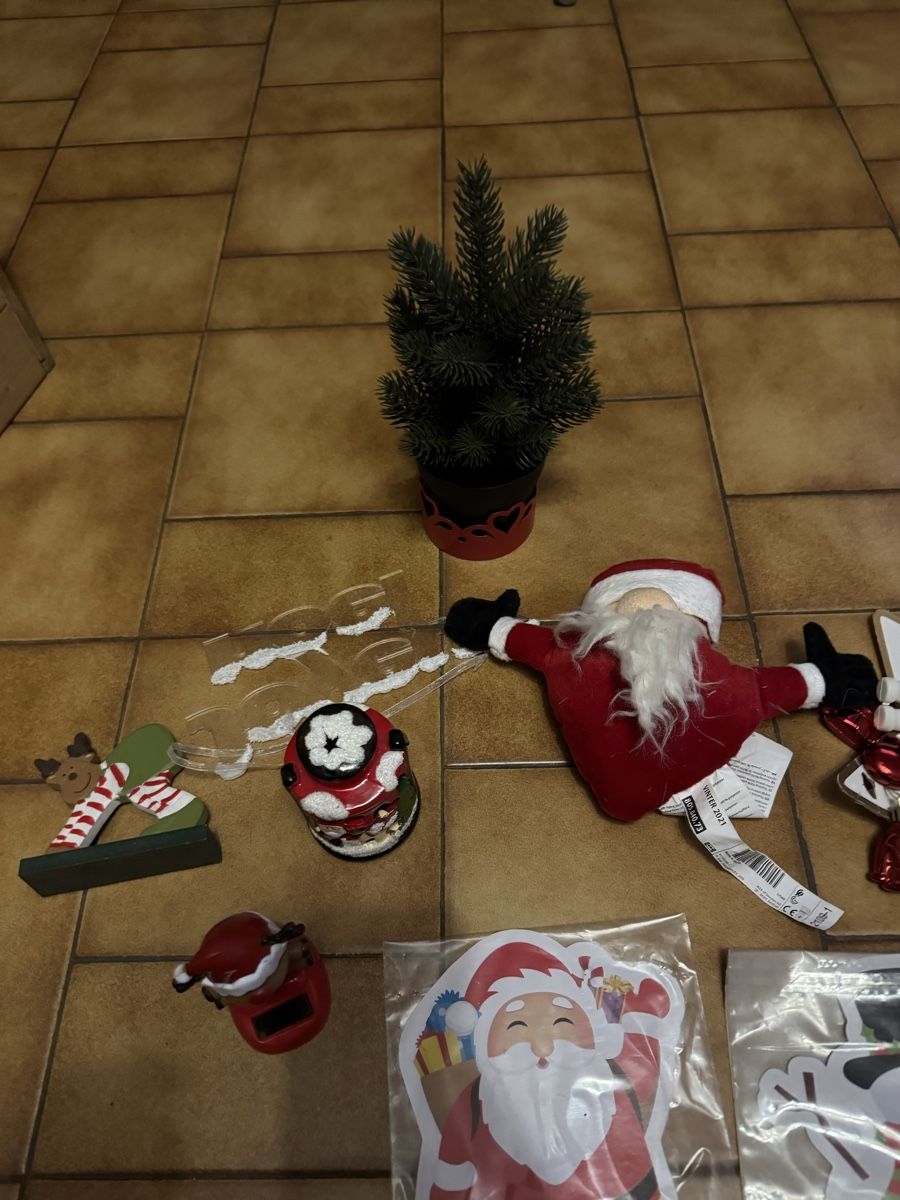 Tutte le decorazioni: Lot 9 de décorations de Noël maman – Nuovo e nell'imballaggio originale da Veyrier venduto da kimedovapa 2