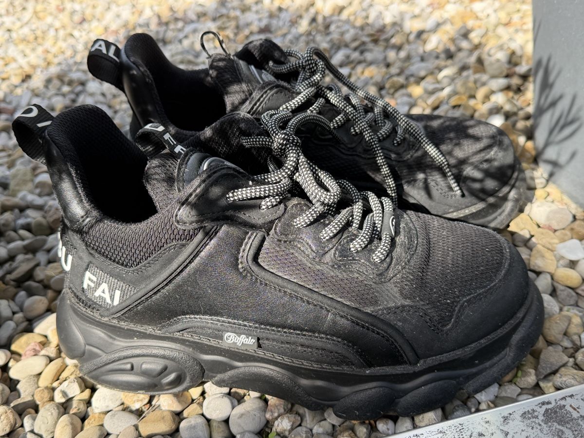 Scarpe da uomo: Buffalo Plateau Schuhe Schwarz Grösse 41  – Usato da Mosnang venduto da Dojajolele 2
