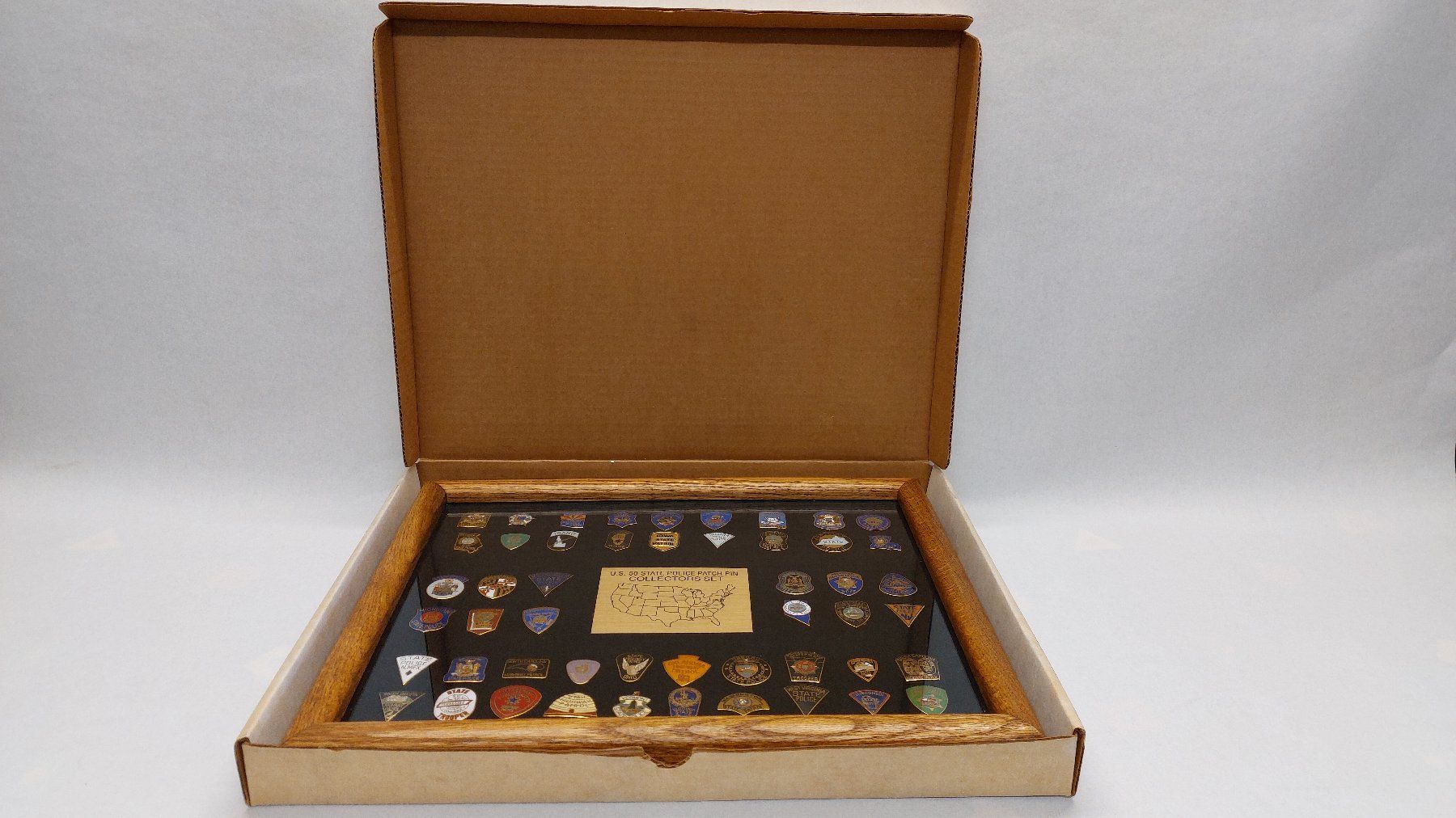 Placchette & Badge: U.S.50 STATE POLICE PATCH PIN COLLECTORS SET – Nuovo (secondo la descrizione) da Dornach venduto da Lok-Service-56