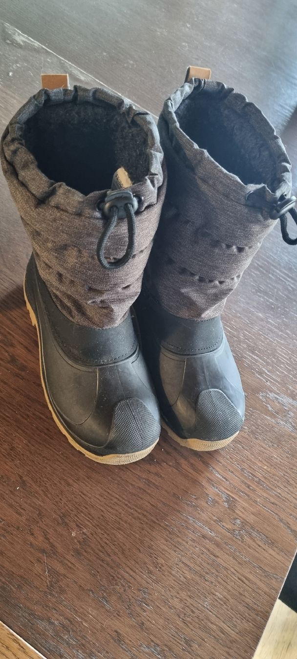Scarpe per ragazzi: Winterstiefel – Usato da Winterthur venduto da Silvana037