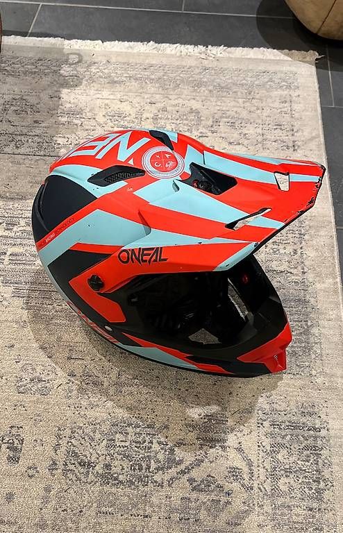 Caschi: Fullface MTB Helm O'Neill Gr.M – Usato da St. Gallen venduto da steppenpferdchen