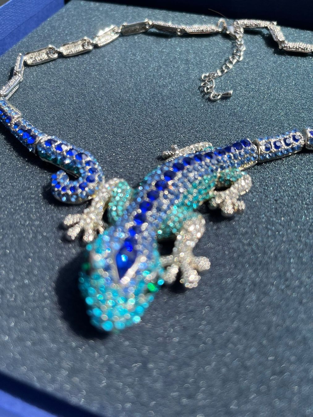 Catenine: Wunderschöne Swarovski-Kristallkette – Nuovo (secondo la descrizione) da Vallamand venduto da noellebaudin75 1