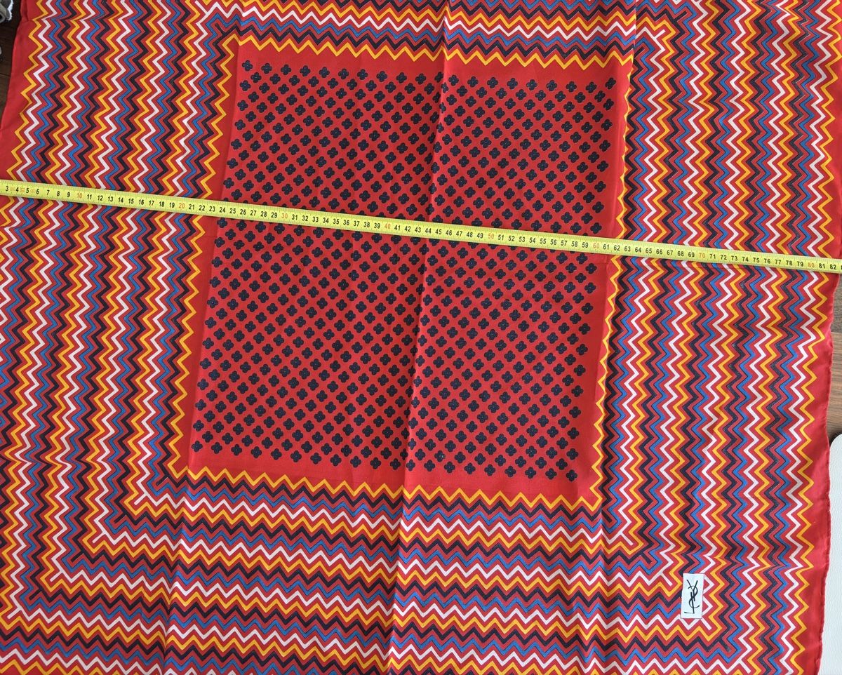 Saint Laurent Foulard & Sciarpe: Foulard Seide YSL – Usato da Winterthur venduto da san_wd8j 3