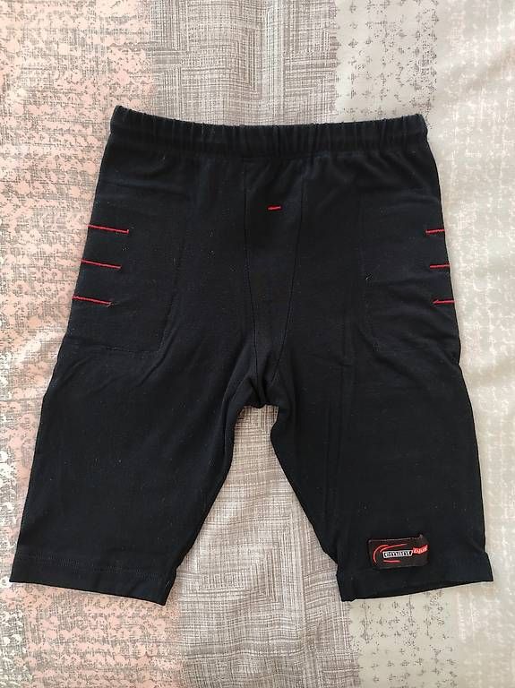 Pantaloni: Pantaloncini drenanti – Nuovo (secondo la descrizione) da Davesco-Soragno venduto da Mia_sii 2