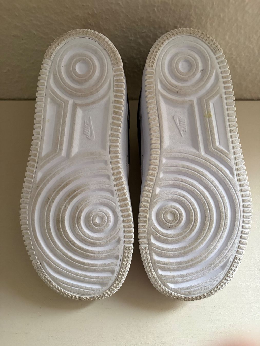 Nike Scarpe per ragazzi: Nike Force 1 Turnschuhe Gr. 33 – Usato da Muttenz venduto da nataschasia 2