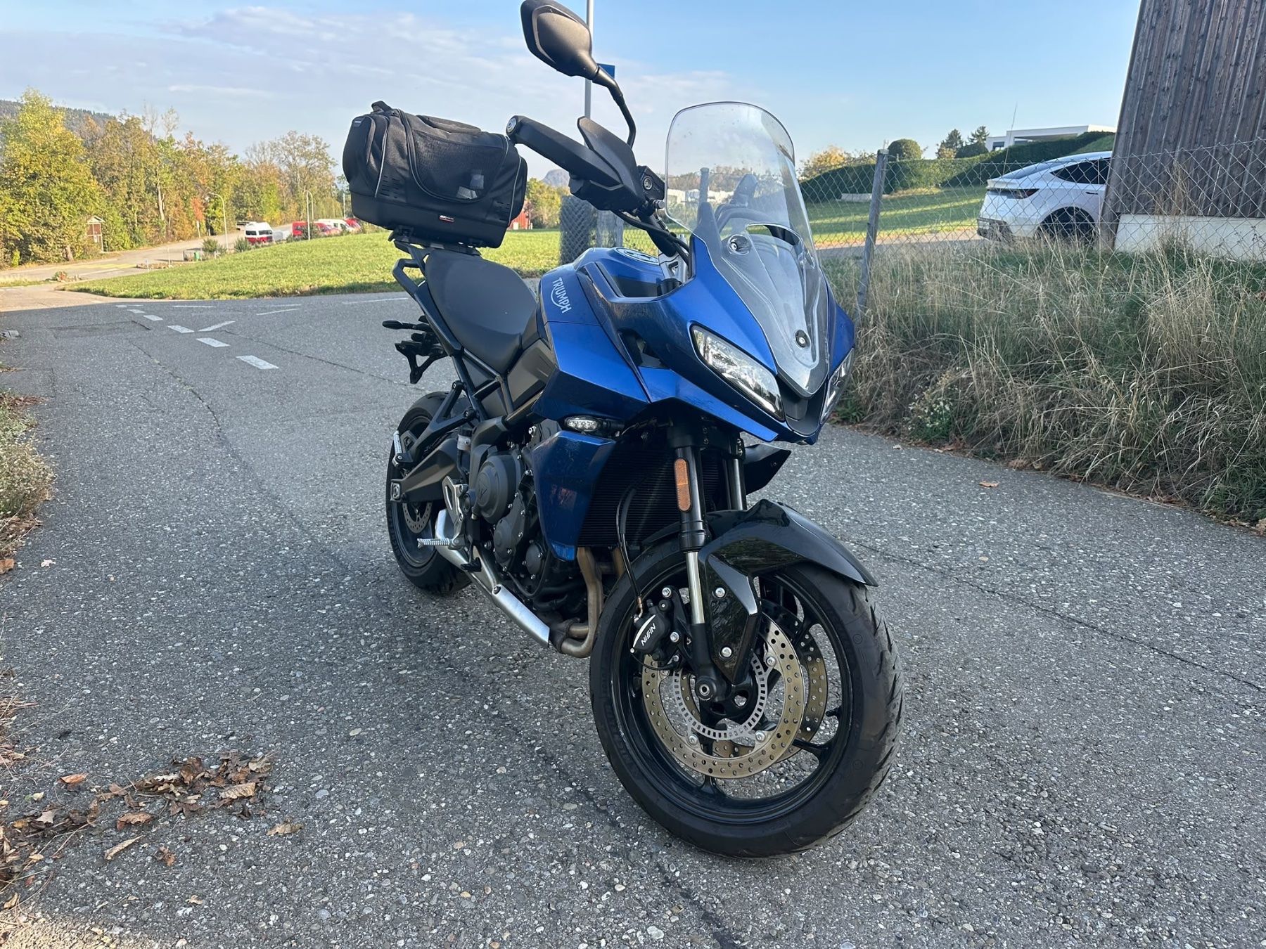 Triumph Touring: Motorrad Triumph blau, fast neu – Gebraucht aus Bern von maj_69c8 1