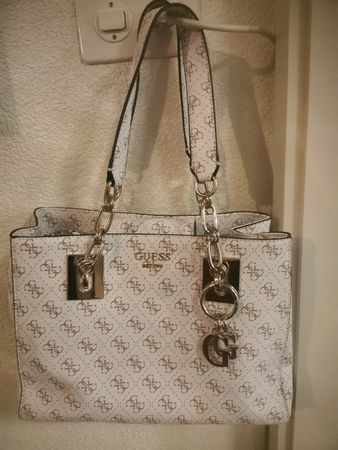 Guess Tasche & Guess Portmonaie
