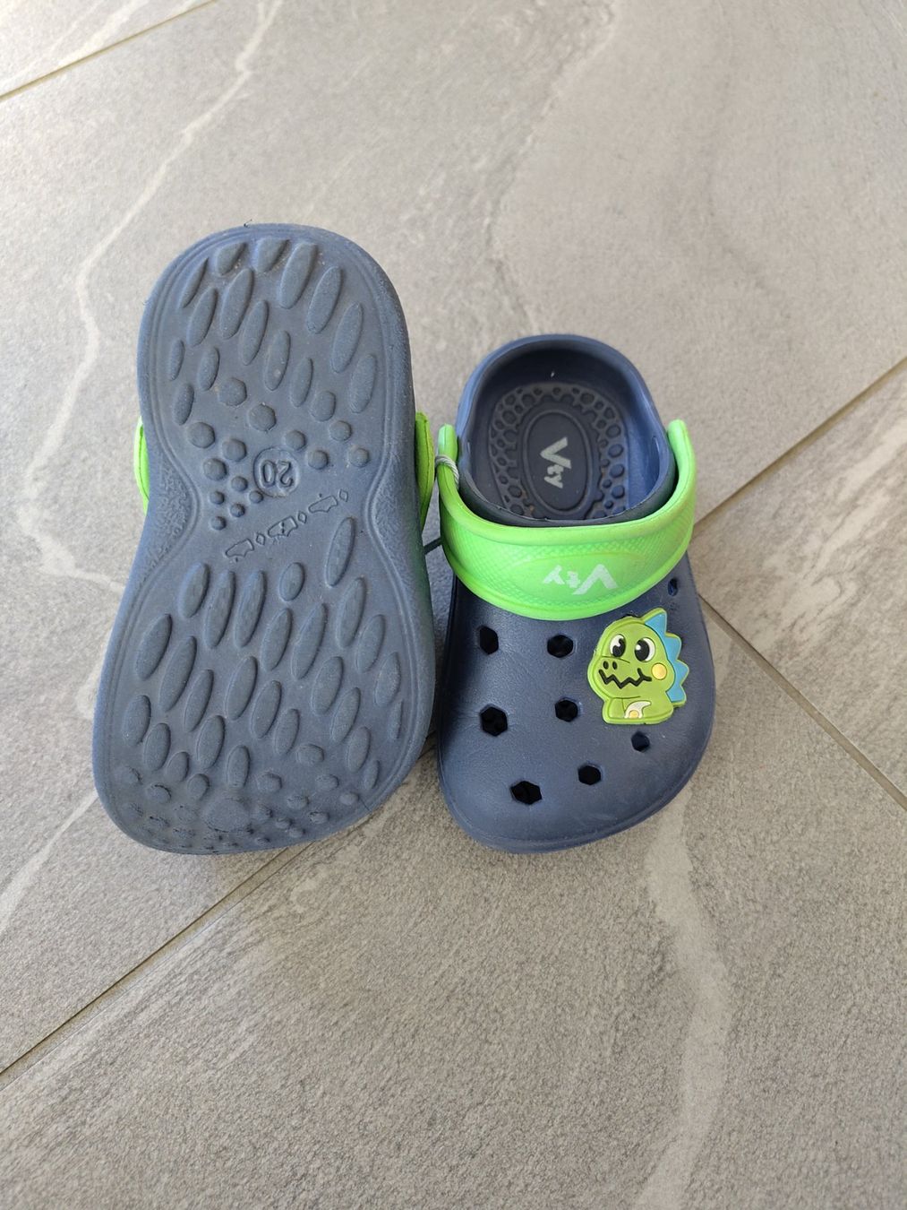Schuhe für Jungen: Dino Crocs, Gr. 20 – Gebraucht aus Reichenburg von DerUhu 3