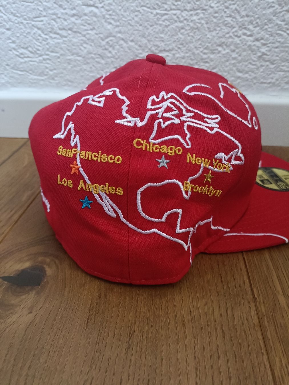 Sonstige Kleidung & Accessoires: Supreme Cap – Neu und originalverpackt aus Bachs von NBAJames 4
