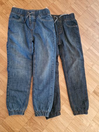 Zwei Kinder Jeans Hosen blau gefüttert guter Zustand