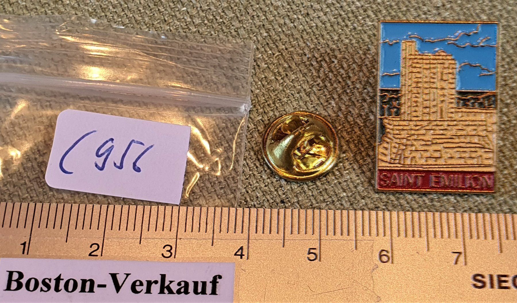 Plaquettes & Badges: C956 - Pin Saitnt Emilion Schloss? – D'occasion à Reinach BL par Boston-Verkauf 2