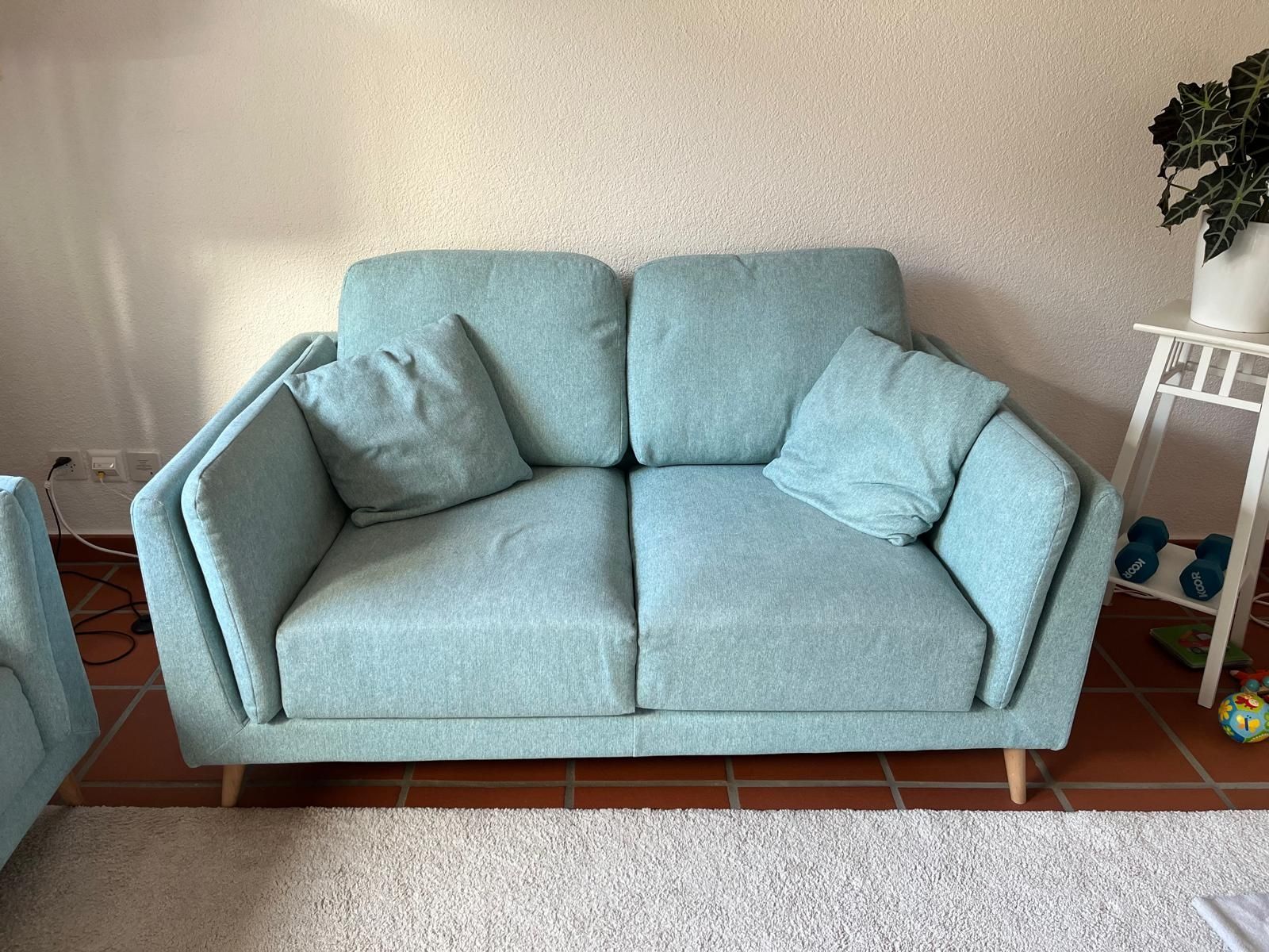 Conforama Sofas: Gemütliches 2er Sofa in türkis – Neu (gemäss Beschreibung) aus Oberwangen TG von Summerlove4ever 1