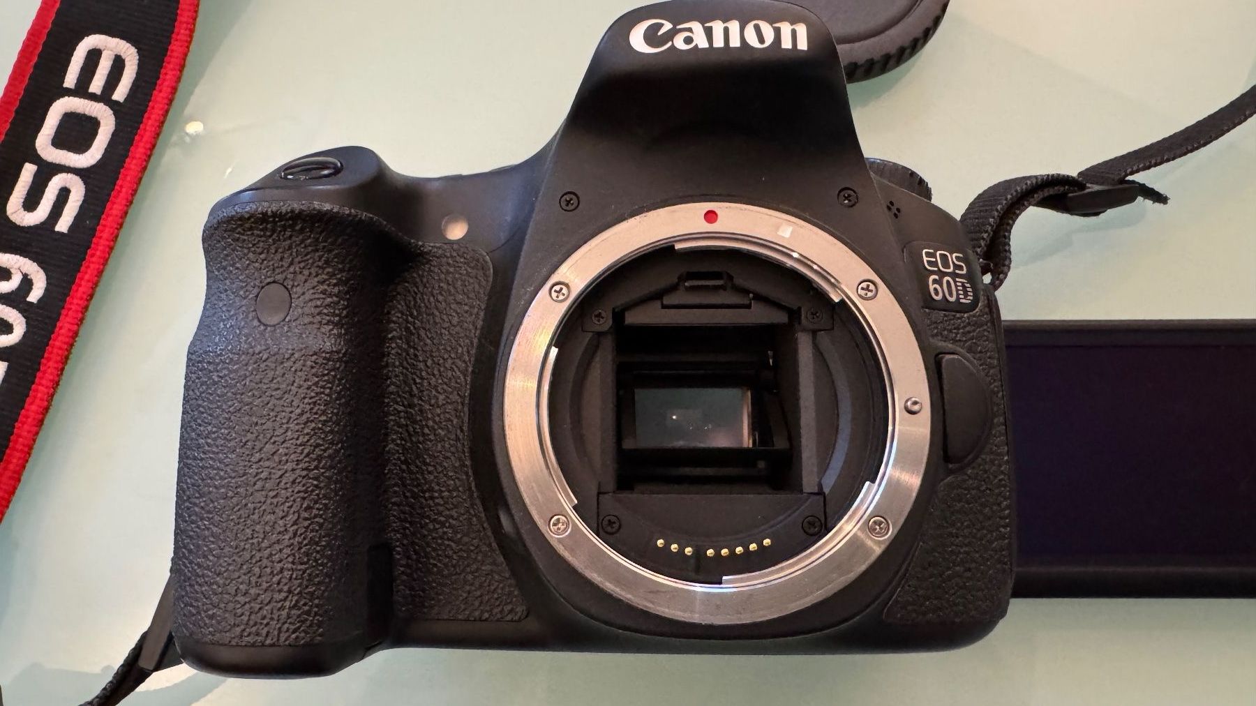 Canon Fotocamera: DSLR Canon EOS 60D Kamera, Objektiv, Stativ, Tasche – Usato da Bellmund venduto da Kari58