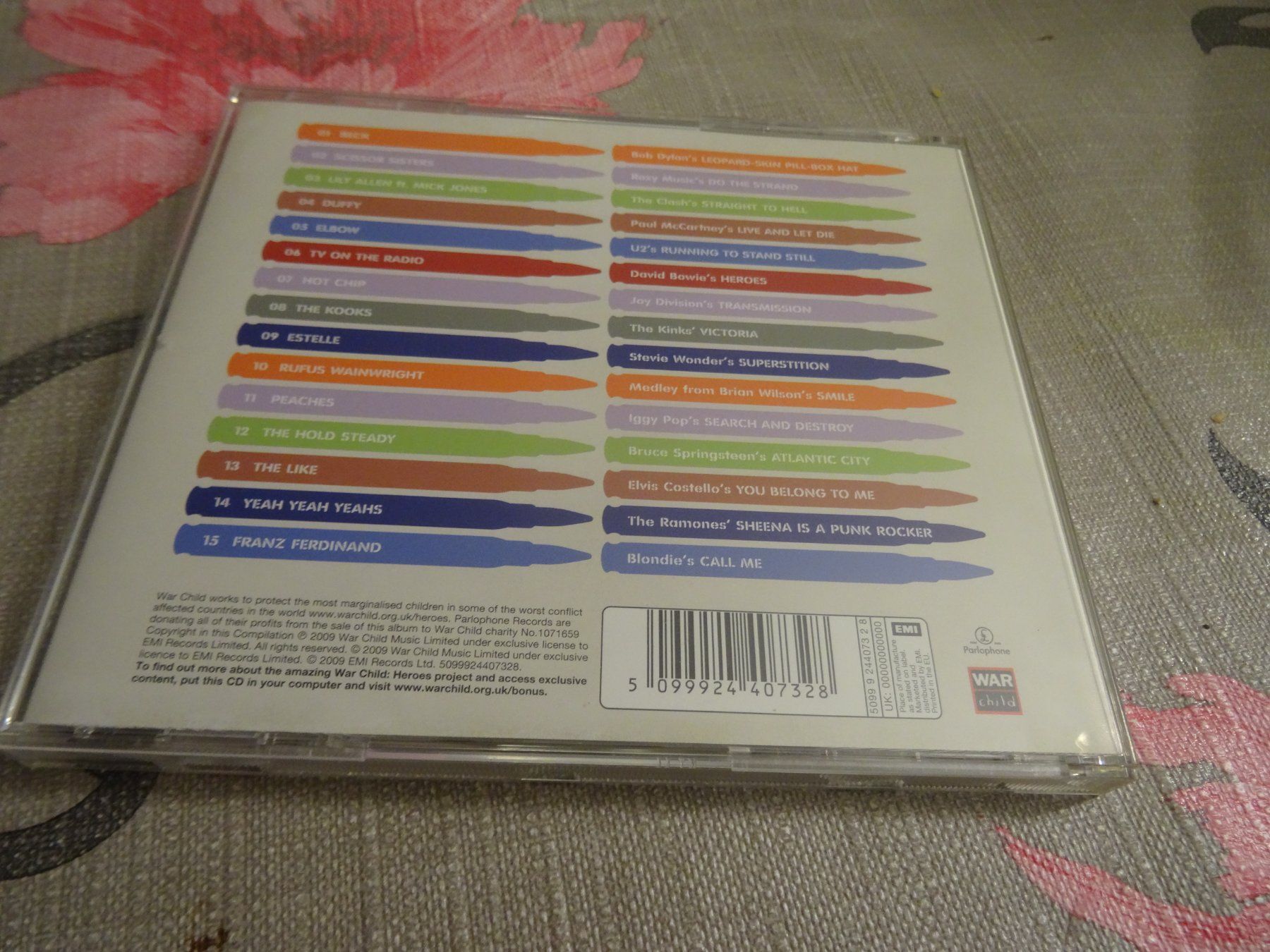 CDs: War Child Heroes CD Album - Diverse Interpreten - – Gebraucht aus Olten von Disc-Ausverkauf 1