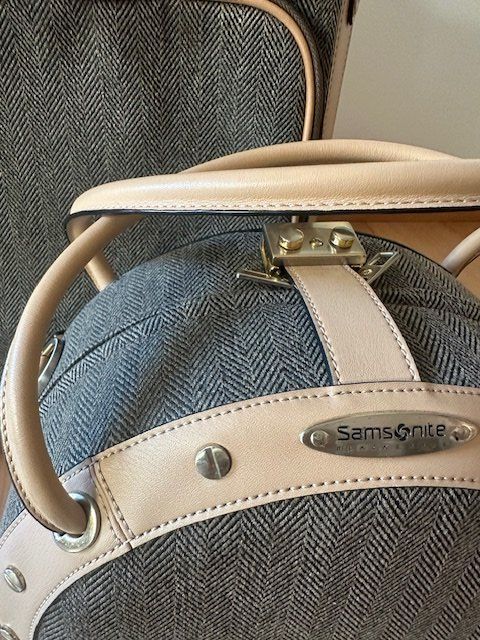 Samsonite Reisekoffer: Samsonite Koffer und Beautycase – Gebraucht aus Luzern von lrobert 2