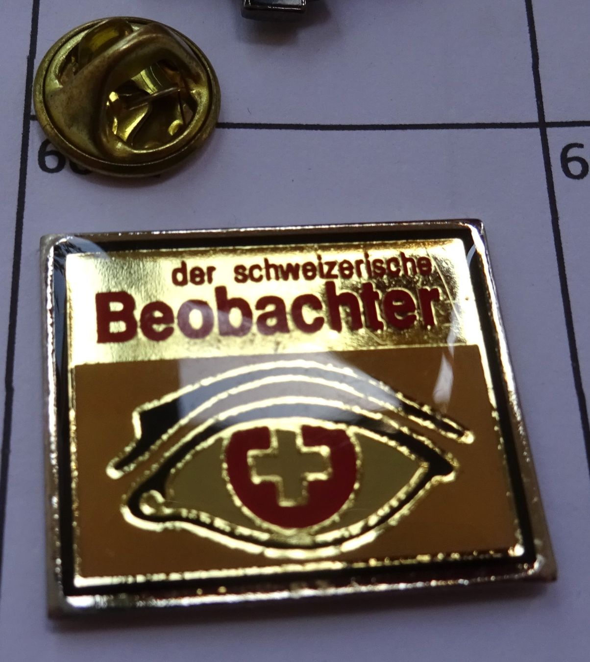 Plaketten & Abzeichen: Pin der Beobachter  Schweizerisch – Gebraucht aus Utzenstorf von BUtter81