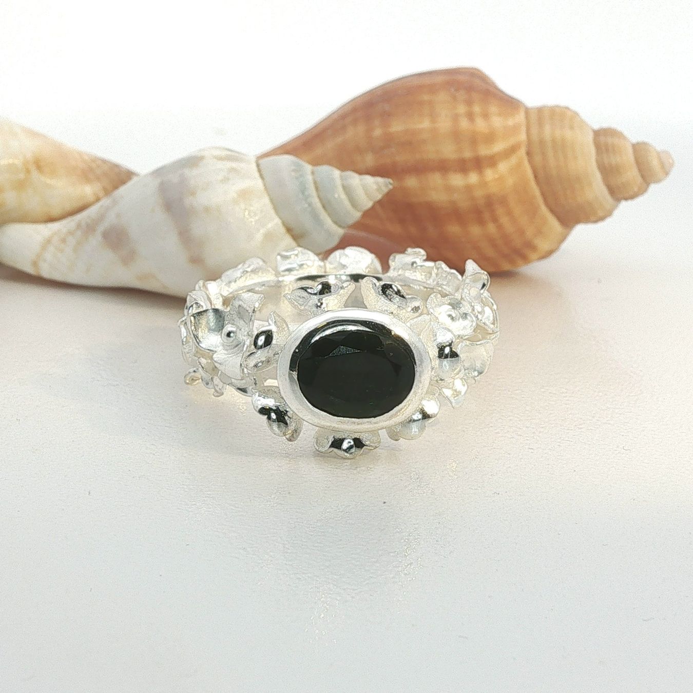 Olga Ribler Anelli: Statement Blumen Ring mit Saphir – Grösse 58 – Nuovo (secondo la descrizione) da Luzern venduto da Schmuckoutlet 5